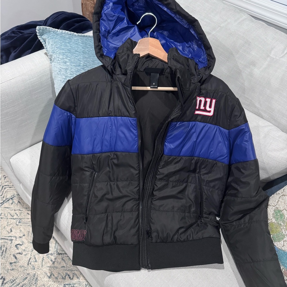Wild Collective NY Giants Embroidered Hooded Puffer Jacket - Black & Blue